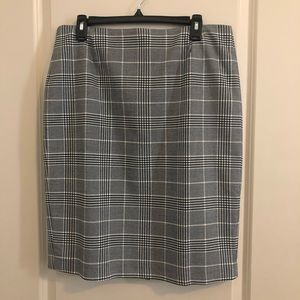 NWOT Tahari Plaid Pencil Skirt